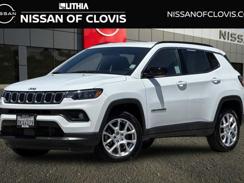 Used 2023 Jeep Compass Latitude AWD/4WD image 1