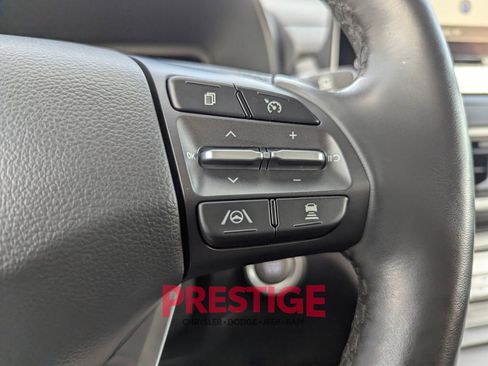 Used 2022 Hyundai Kona Limited image 16