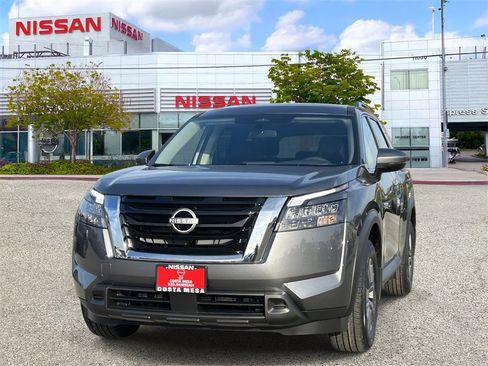 New 2025 Nissan Pathfinder SV image 6