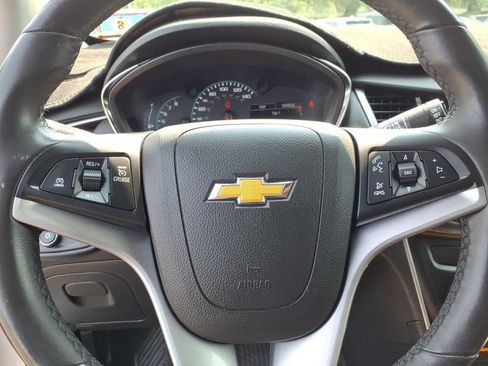 Used 2018 Chevrolet Trax LT w/ LT Convenience Package AWD/4WD image 5