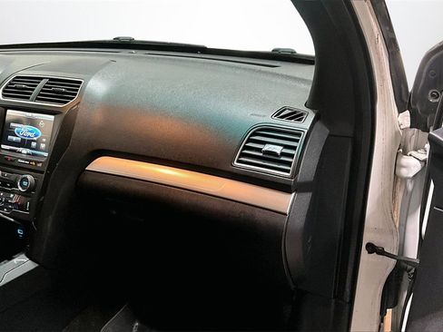 Used 2016 Ford Explorer XLT w/ Equipment Group 202A image 27