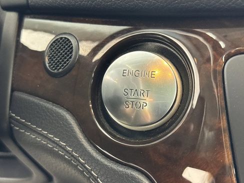 Used 2013 Mercedes-Benz SL 550 w/ Premium Pkg image 31