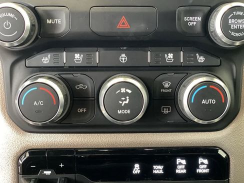 Used 2019 RAM 1500 Laramie w/ Sport Appearance Package AWD/4WD image 21