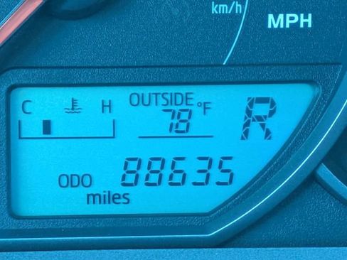 Used 2016 Toyota RAV4 LE FWD image 25