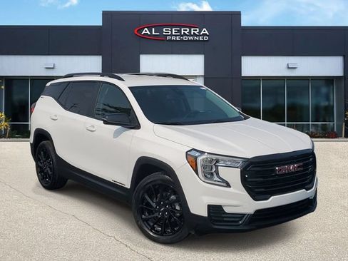 Certified 2024 GMC Terrain SLE w/ Driver Convenience Package FWD image 1