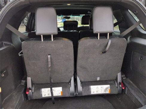 Used 2016 Ford Explorer XLT w/ Equipment Group 202A image 30