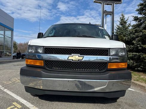 Used 2024 Chevrolet Express 2500 w/ Driver Convenience Package RWD image 3