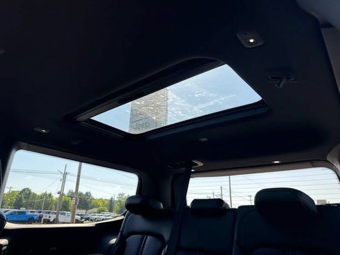 Used 2022 Jeep Wagoneer Series III w/ Premium Group I AWD/4WD image 24