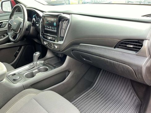 Used 2018 Chevrolet Traverse LT image 26
