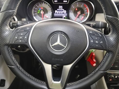 Used 2015 Mercedes-Benz GLA 250 4MATIC image 30