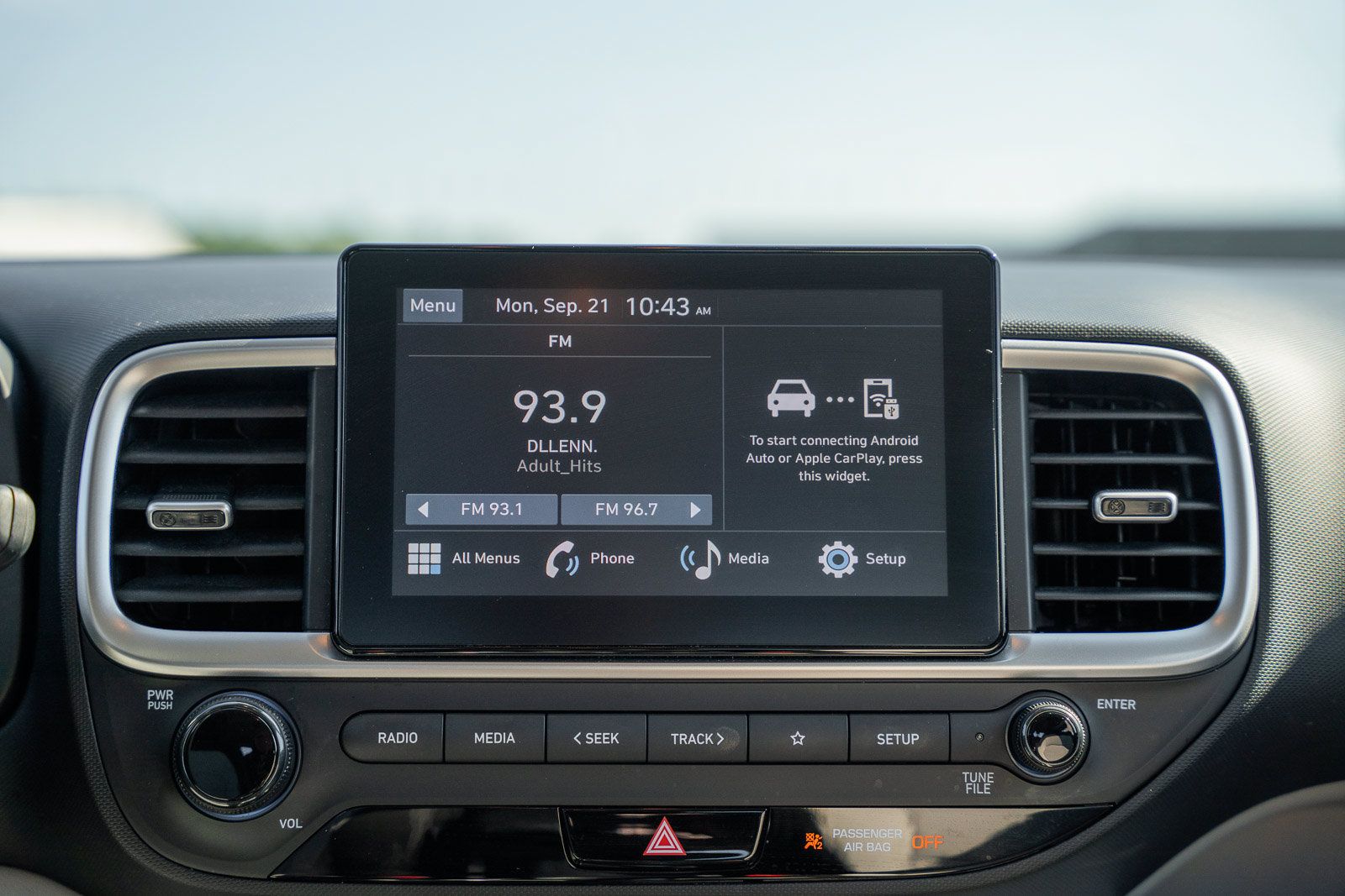 Used 2024 Hyundai Venue SEL FWD image 34