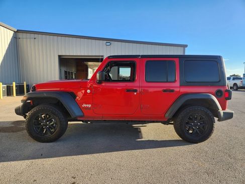 Used 2020 Jeep Wrangler Unlimited Sport S image 2