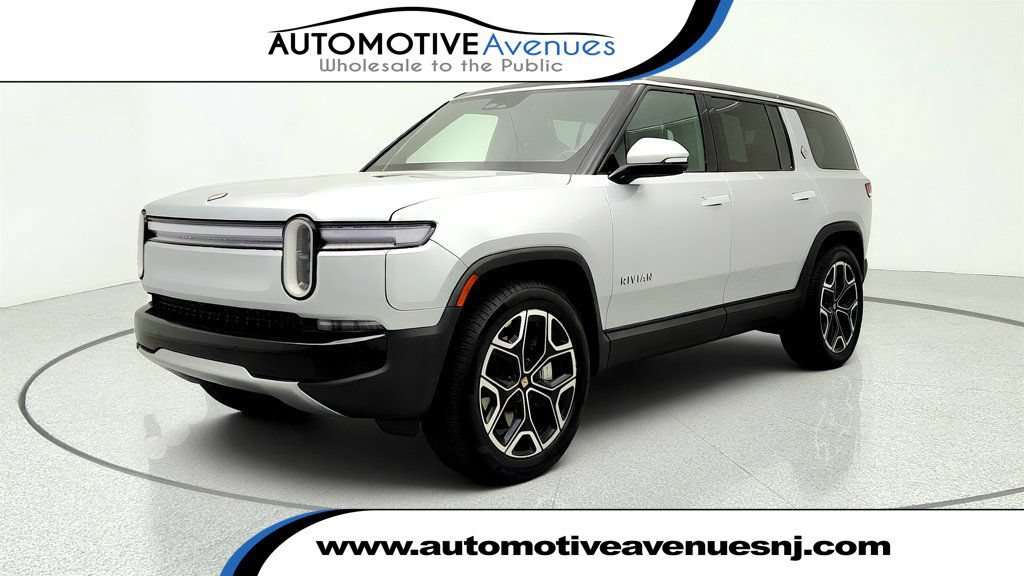 Used 2025 Rivian R1S Adventure Dual AWD/4WD image 1
