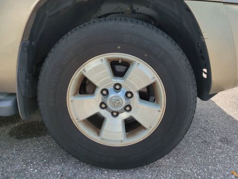 Used 2004 Toyota 4Runner SR5 image 9