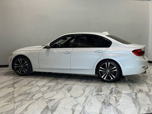 Used 2018 BMW 330i Sedan w/ Shadow Sport Edition image 9
