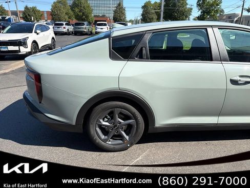 New 2026 Kia K4 FWD image 7