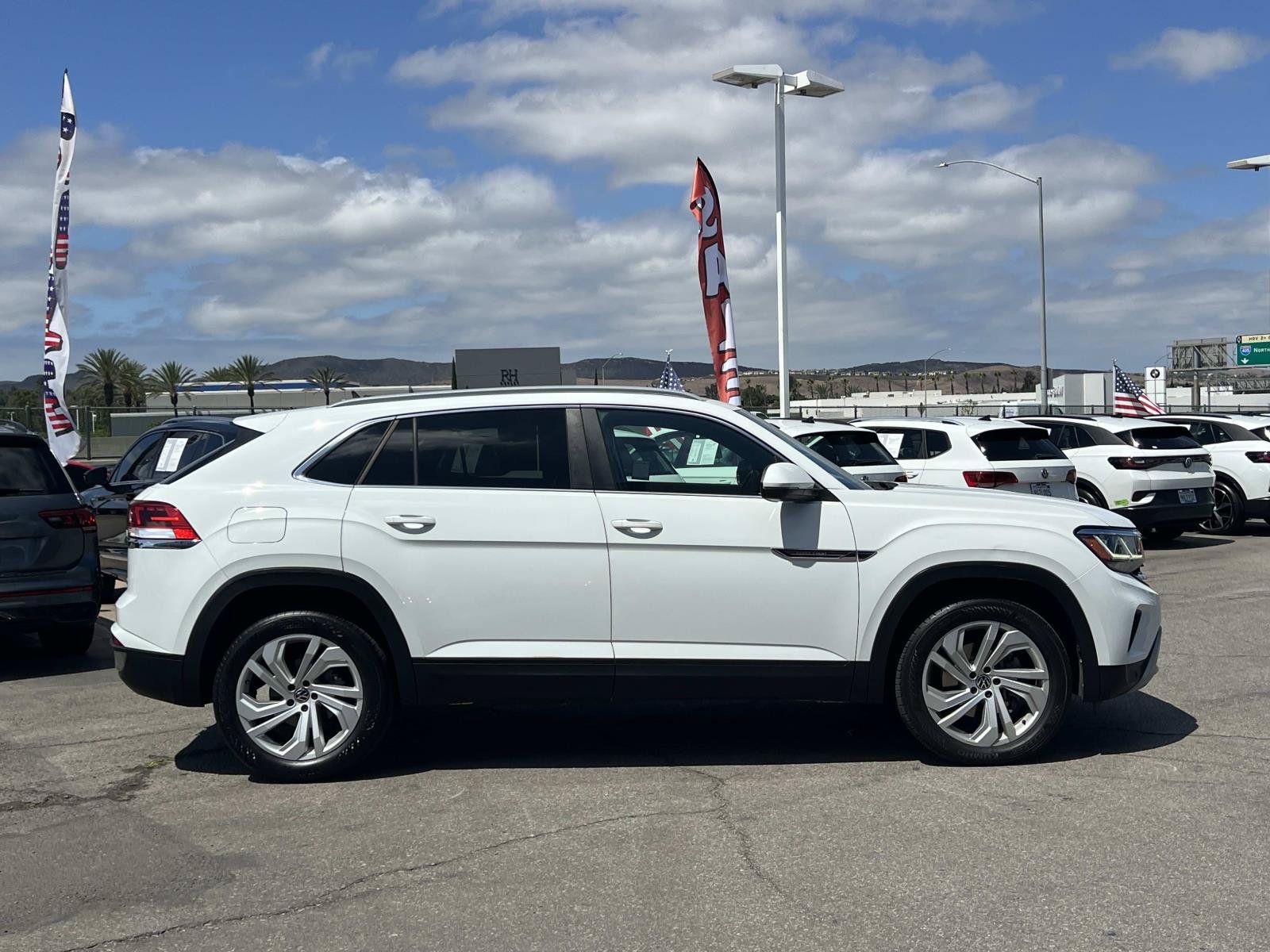 Used 2020 Volkswagen Atlas Cross Sport SEL AWD/4WD image 28
