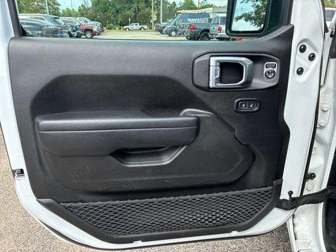 Used 2024 Jeep Wrangler Unlimited Sport AWD/4WD image 12