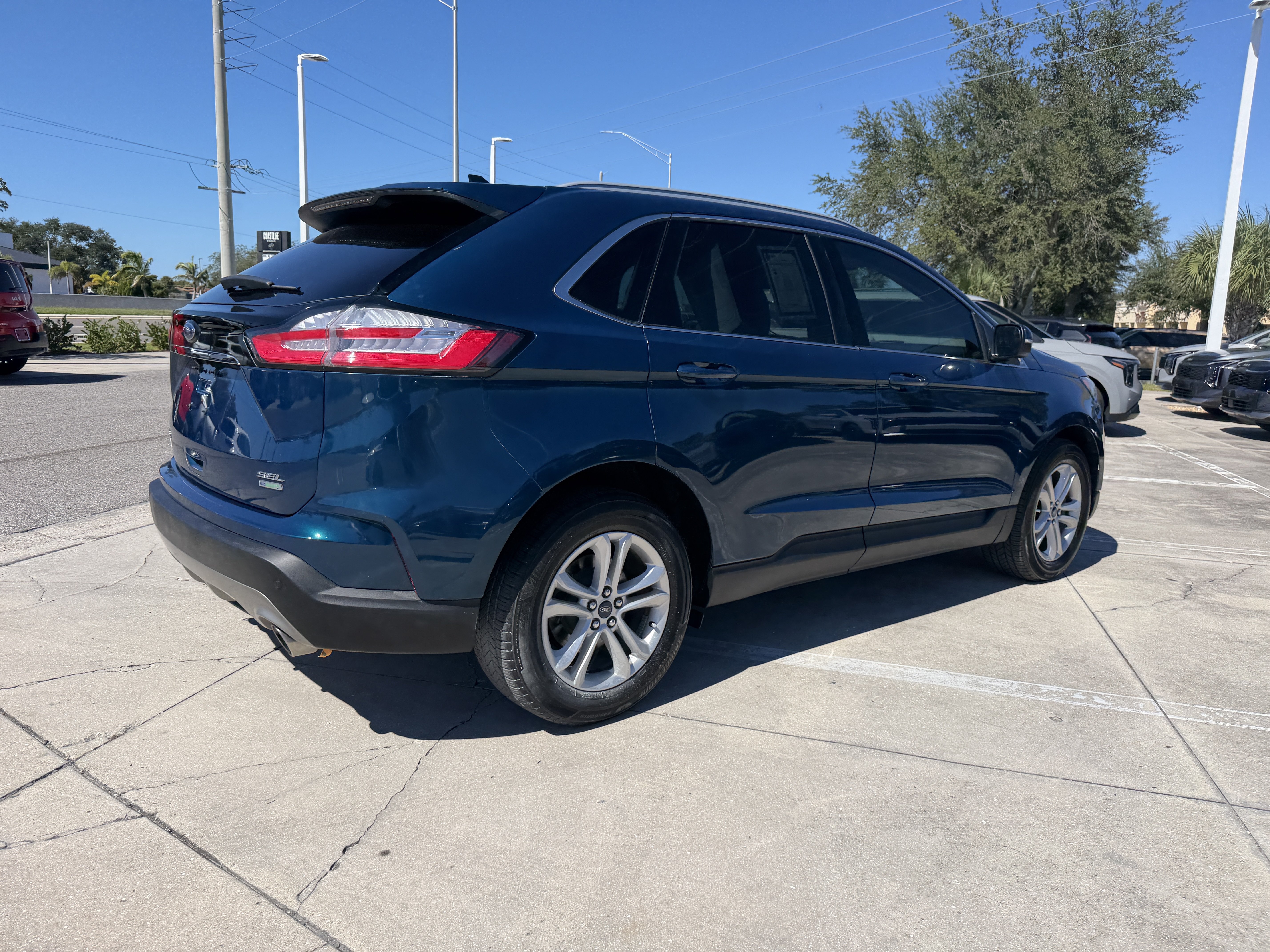 Used 2020 Ford Edge SEL w/ Convenience Package FWD image 4