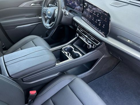 New 2025 Chevrolet Traverse LT w/ Enhanced Driving Package image 17