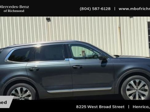 Used 2022 Kia Telluride EX w/ EX Premium Package image 3