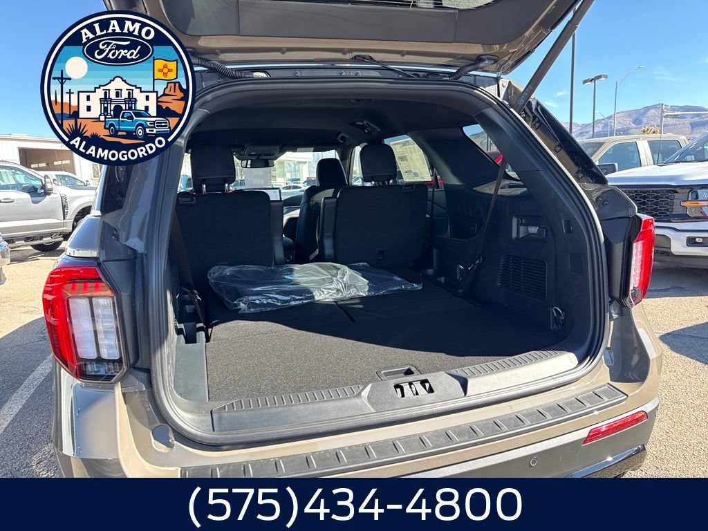 New 2026 Ford Explorer ST-Line w/ ST-Line Street Pack RWD image 13