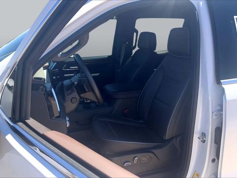 Used 2024 GMC Sierra 1500 Denali w/ Technology Package AWD/4WD image 8