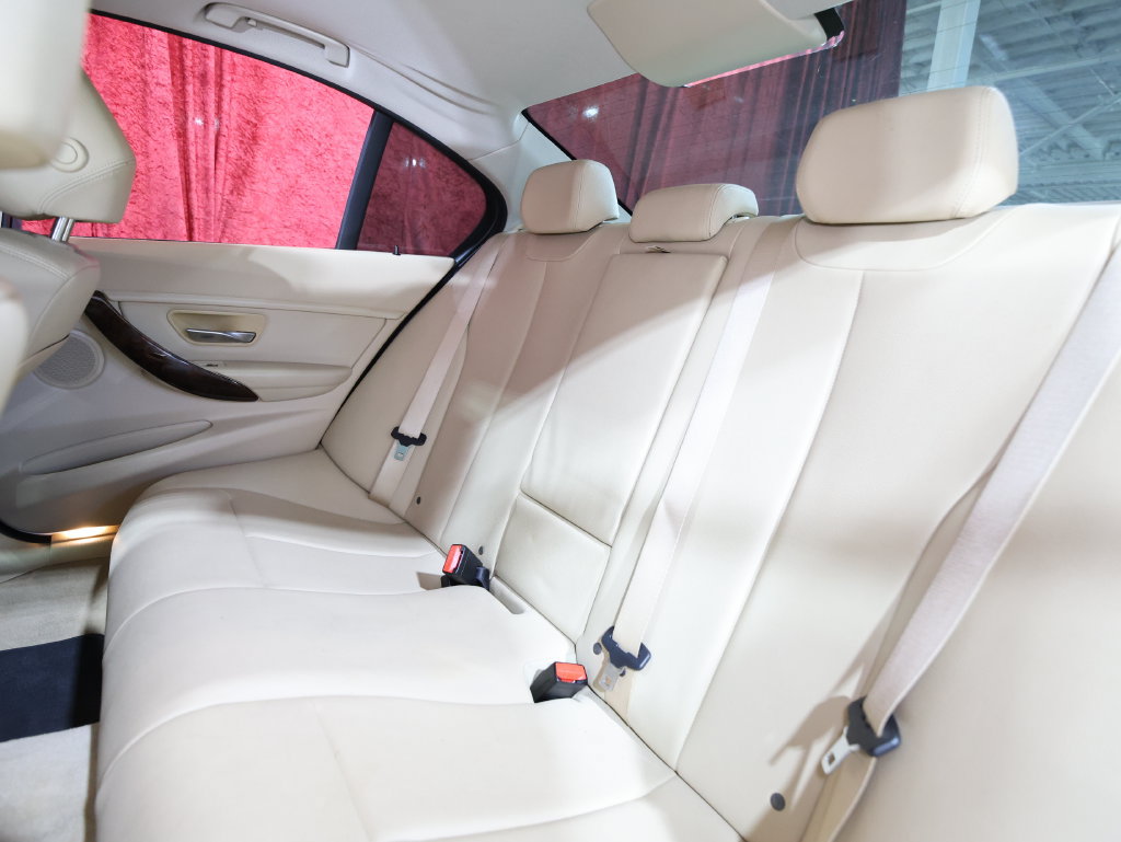 Used 2014 BMW 320i Sedan RWD image 13