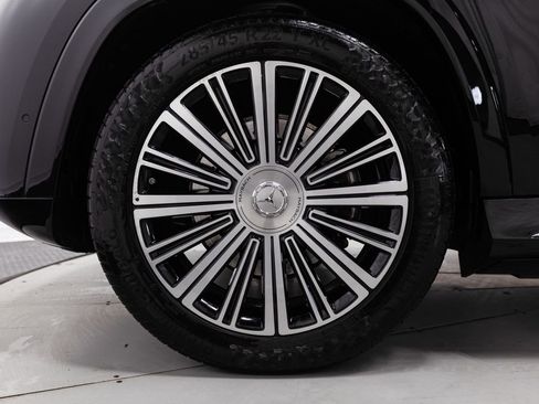 Certified 2024 Mercedes-Benz Maybach GLS 600 4MATIC image 39