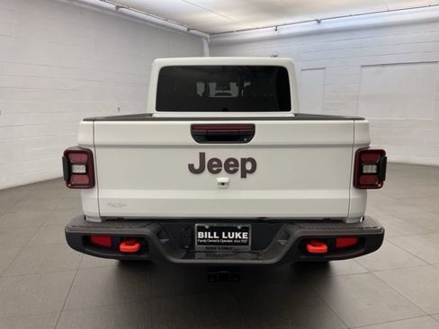 New 2025 Jeep Gladiator Mojave w/ Convenience Group image 4