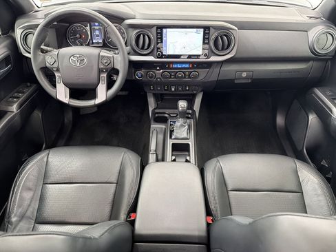 Used 2021 Toyota Tacoma TRD Sport w/ TRD Premium Sport Package AWD/4WD image 15
