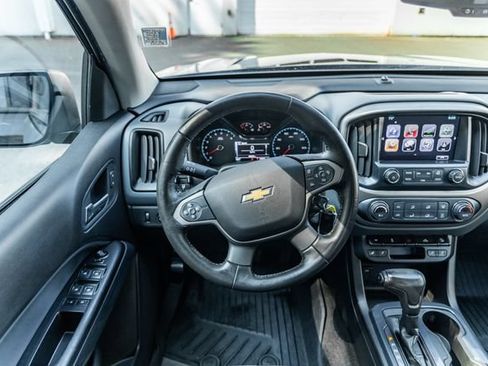 Used 2017 Chevrolet Colorado Z71 w/ Z71 Midnight Edition AWD/4WD image 26