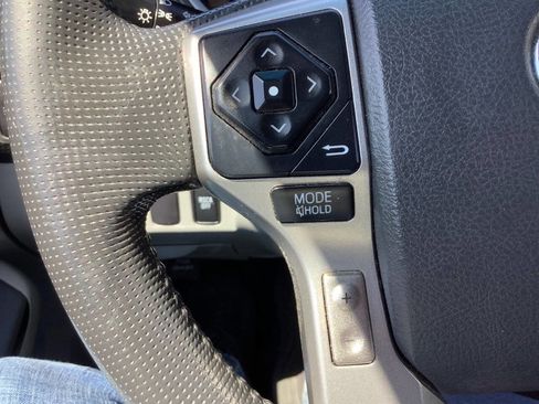 Used 2014 Toyota Tacoma 4x4 Double Cab w/ SR5 Package image 44