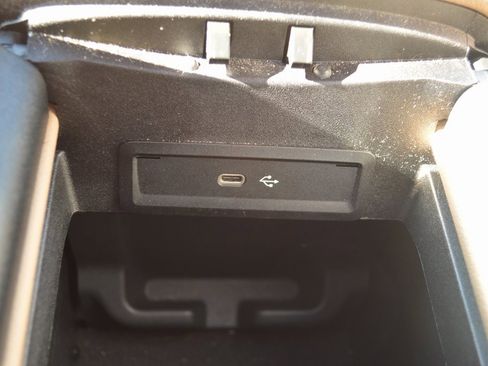 Certified 2024 Mercedes-Benz GLE 450 4MATIC image 32