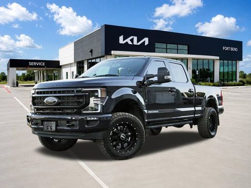 Used 2022 Ford F250 Lariat w/ Black Appearance Package AWD/4WD image 1