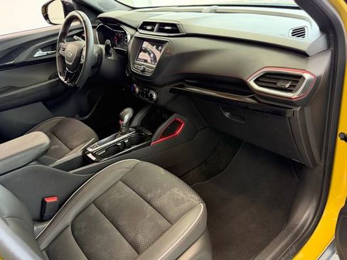 Used 2023 Chevrolet TrailBlazer RS FWD image 16