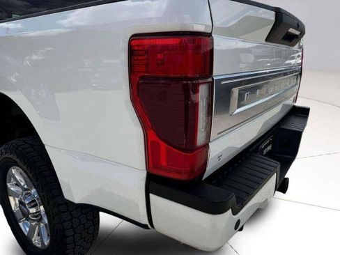 Used 2022 Ford F250 Platinum w/ FX4 Off-Road Package AWD/4WD image 17