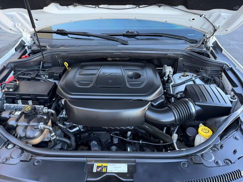 Used 2019 Jeep Grand Cherokee Overland AWD/4WD image 21