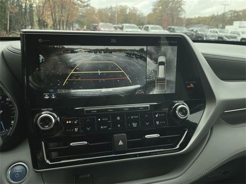 Used 2020 Toyota Highlander Platinum image 15