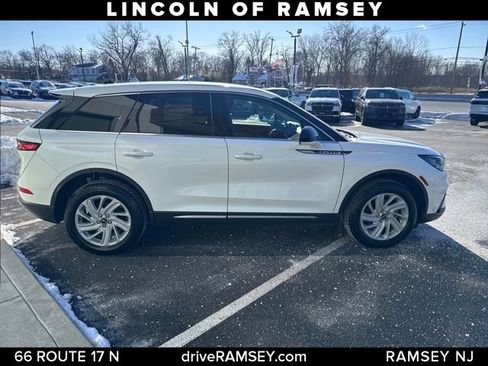 Used 2023 Lincoln Corsair AWD w/ Rear Removable Package Tray image 8