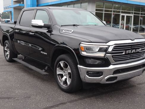 Used 2019 RAM 1500 Laramie AWD/4WD image 2