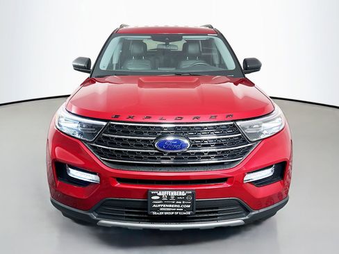 Used 2021 Ford Explorer XLT w/ Equipment Group 202A AWD/4WD image 2