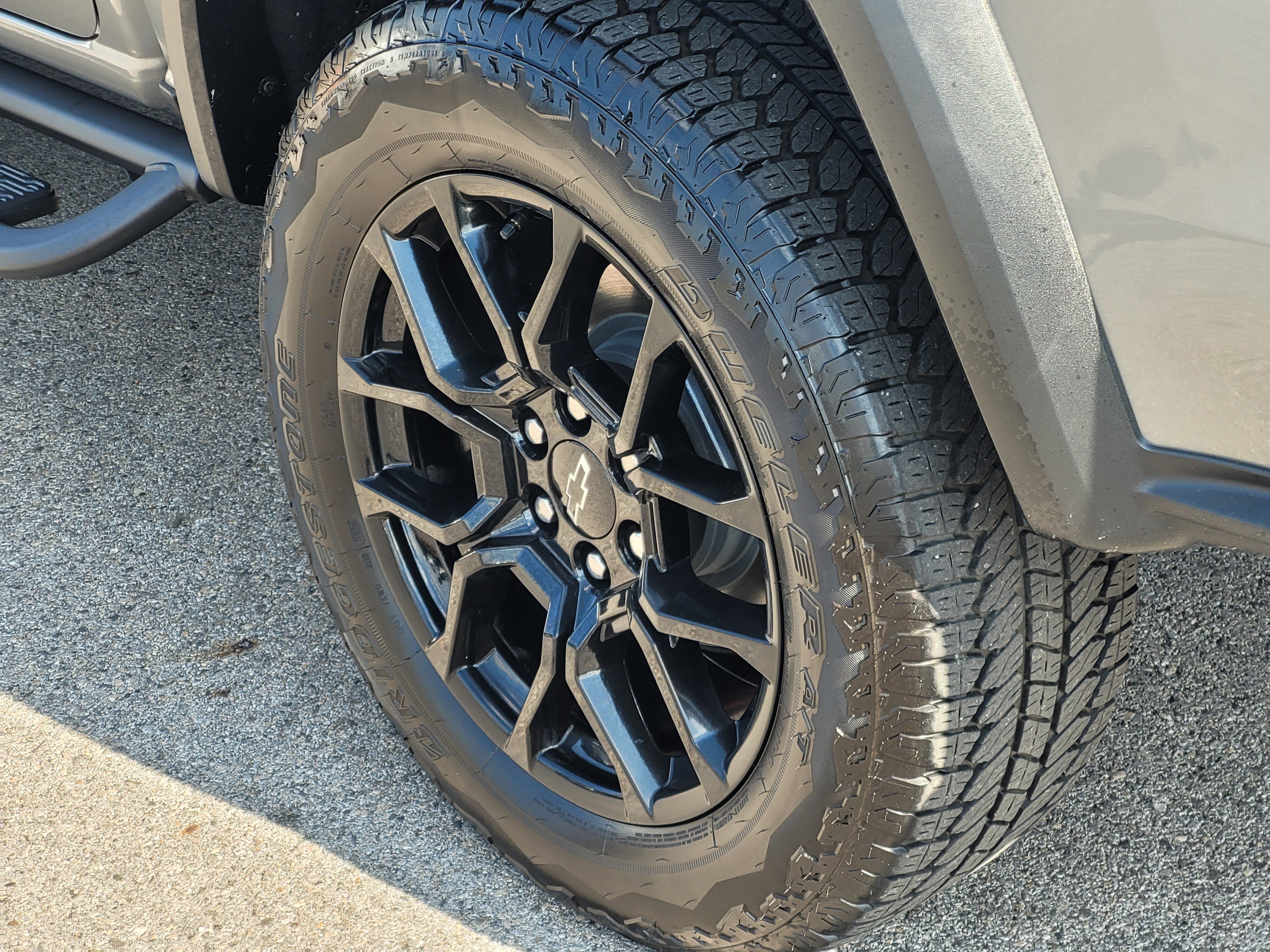 Used 2025 Chevrolet Colorado Trail Boss AWD/4WD image 7