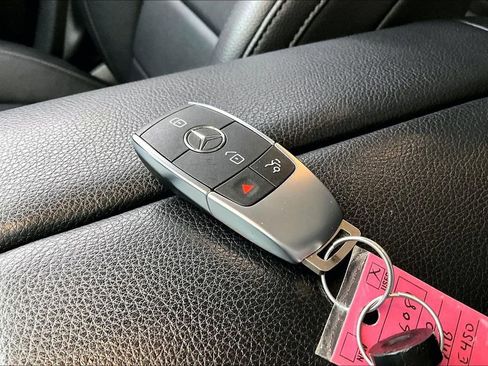 Used 2020 Mercedes-Benz GLE 450 4MATIC w/ Premium Package image 13