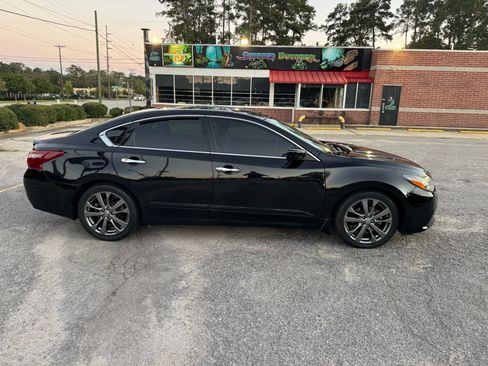 Used 2018 Nissan Altima 2.5 SR w/ SR Special Edition image 6