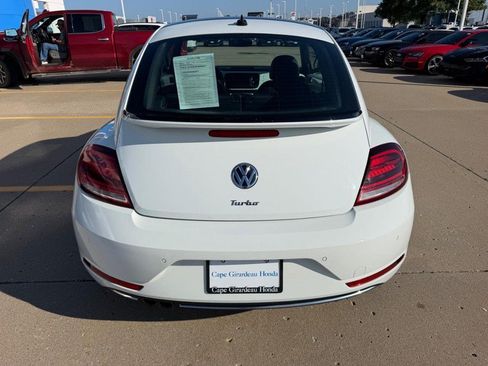 Used 2018 Volkswagen Beetle 2.0T SE FWD image 3