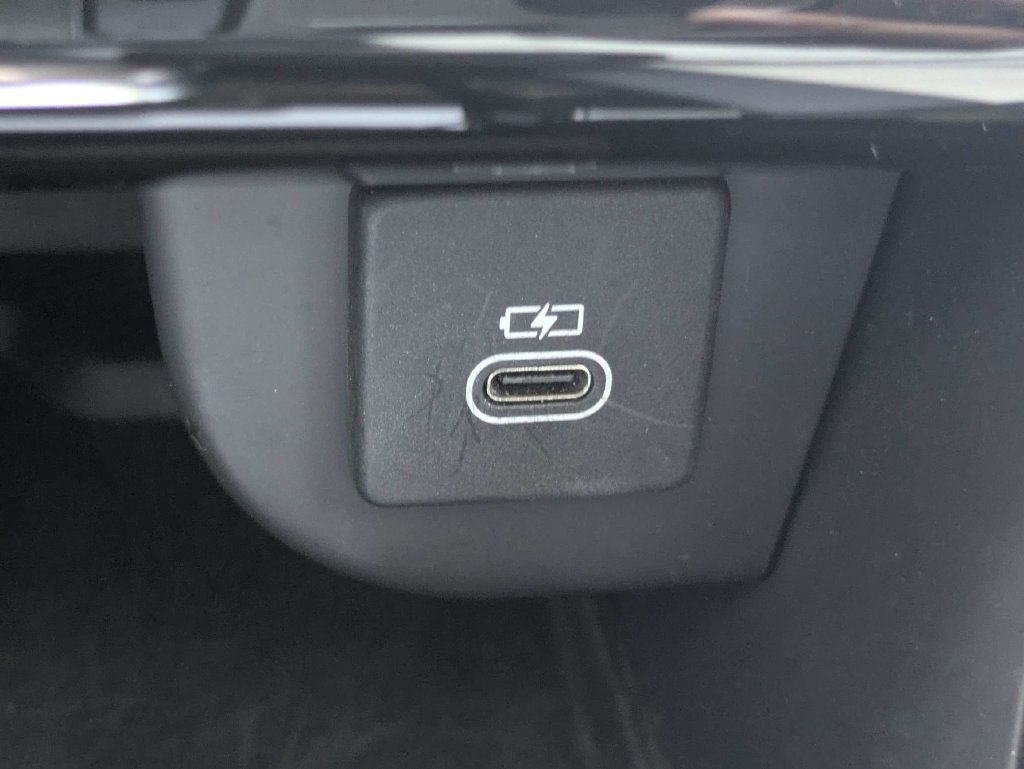 Used 2023 Land Rover Discovery Sport SE AWD/4WD image 21