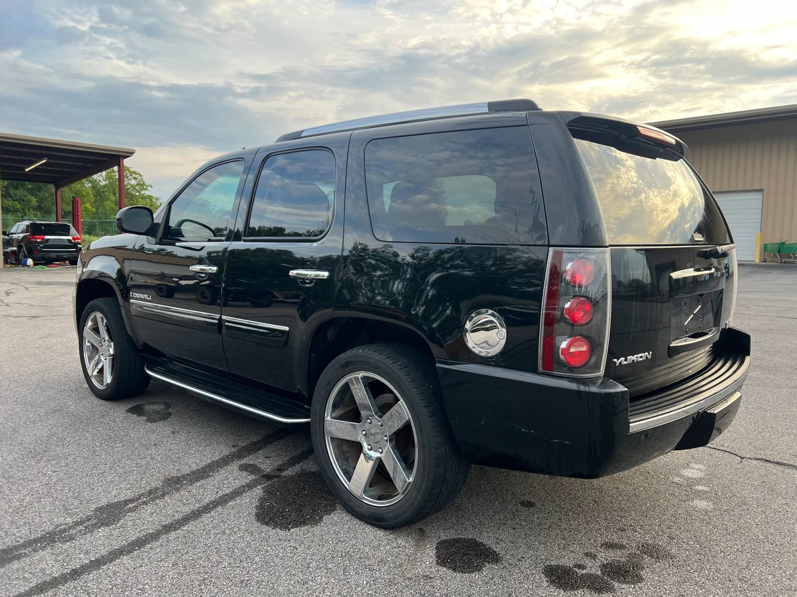Used 2007 GMC Yukon Denali AWD/4WD image 5