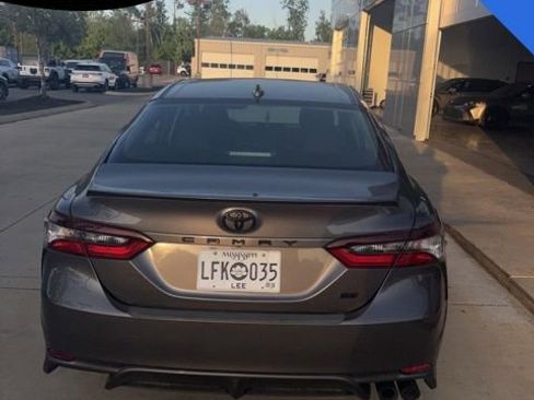 Used 2024 Toyota Camry SE image 5