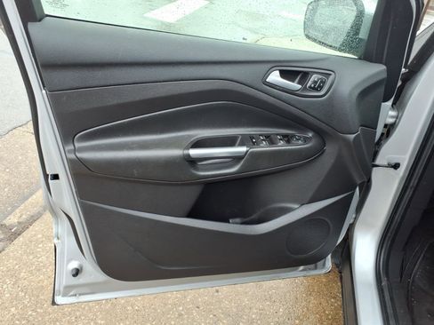 Used 2017 Ford Escape Titanium image 6